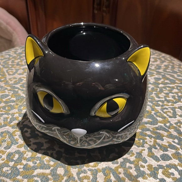 Yankee Candle co. Black cat “J/H HALLOWEEN FRIENDS CAT” decor - Picture 2 of 5